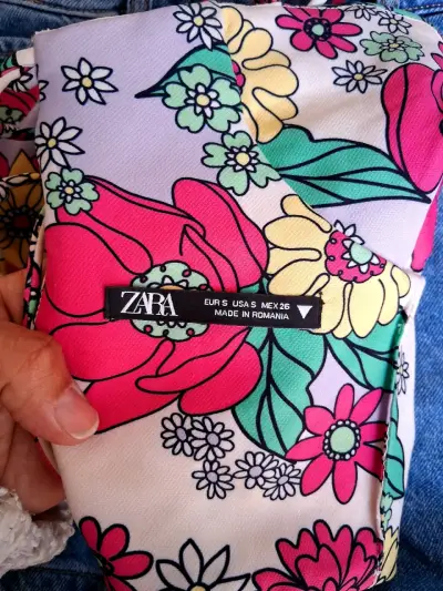Conjunto de top floral y shorts de mezclilla - miniatura 2