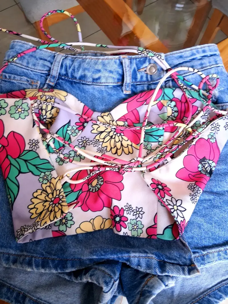 Conjunto de top floral y shorts de mezclilla - 5