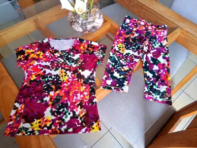 Conjunto deportivo Adidas estampado colorido - miniatura 1