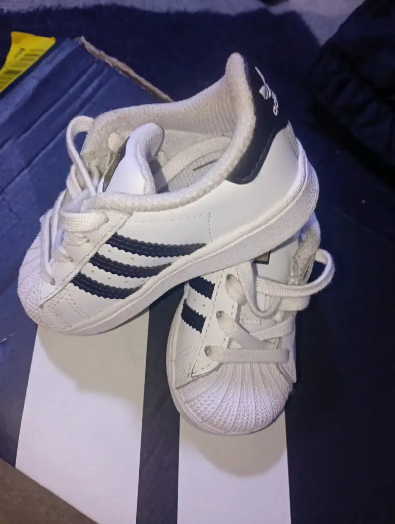 Zapatillas Adidas Superstar blancas para niños - 4