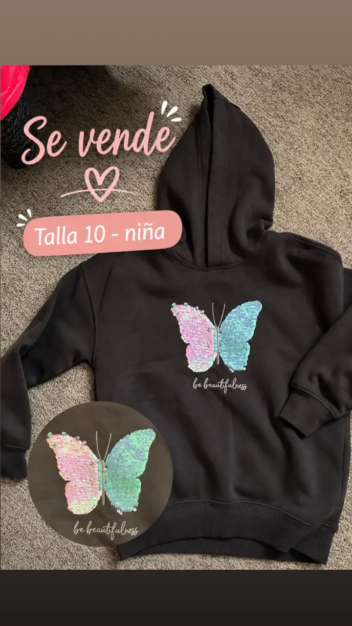 Polerón niña con capucha y mariposa
