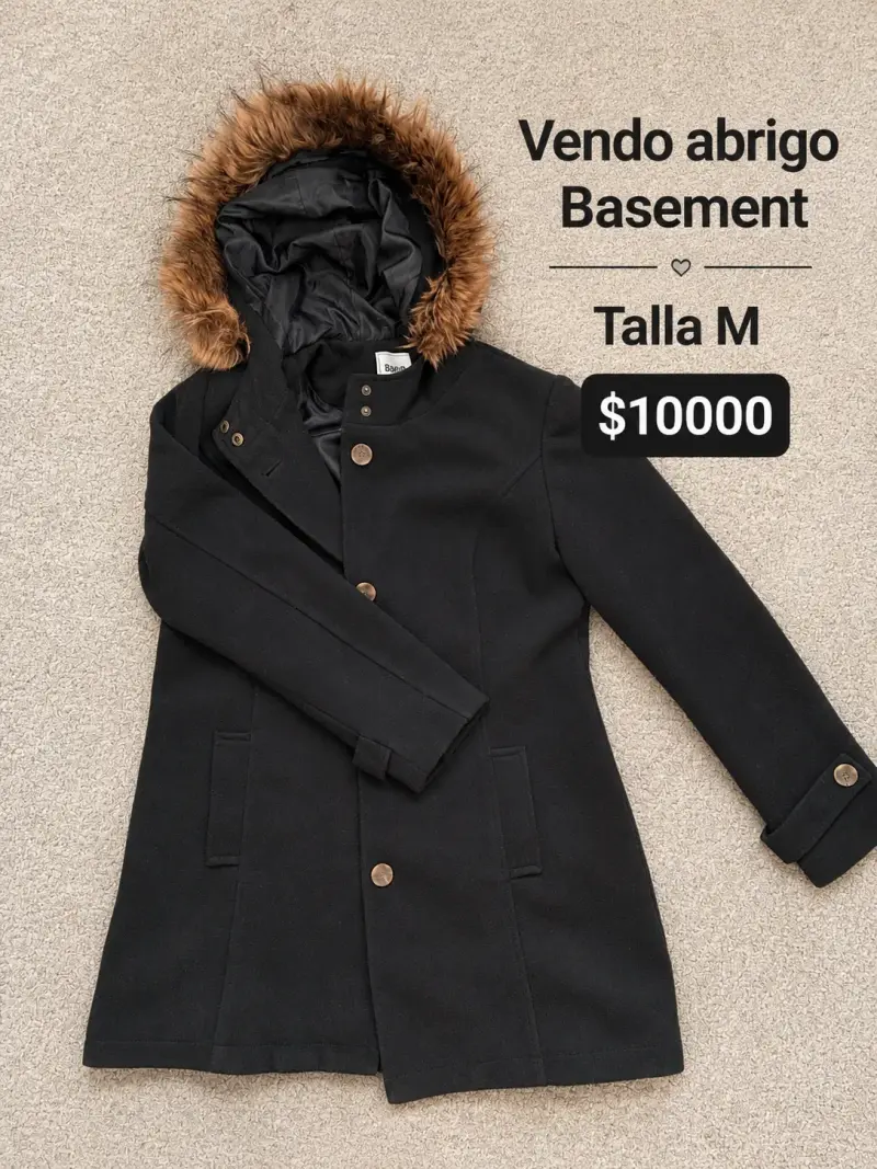 Abrigo negro Basement con capucha de piel