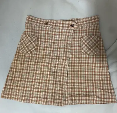 Falda corta a cuadros marrón y beige - miniatura 1