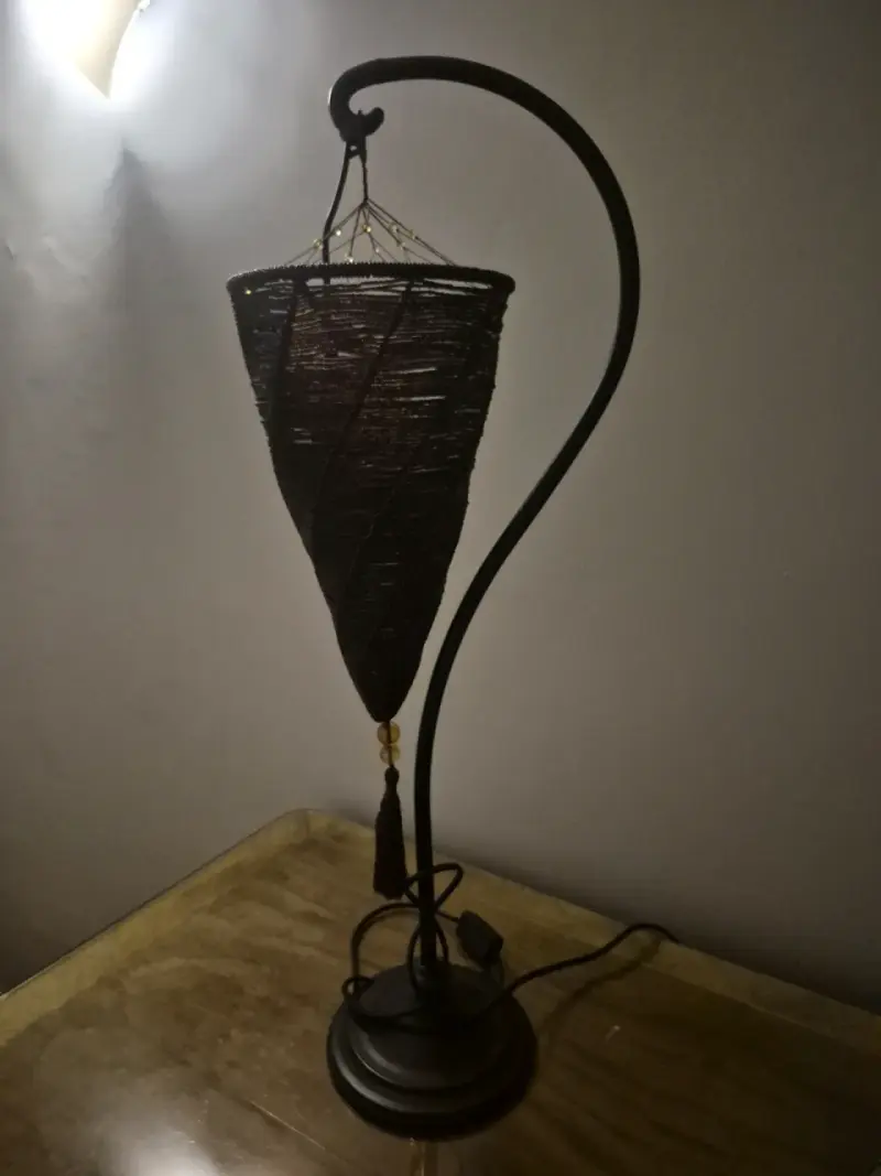 Hermosa y original lampara tejida - 1