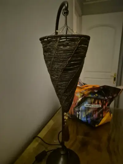 Hermosa y original lampara tejida - miniatura 3