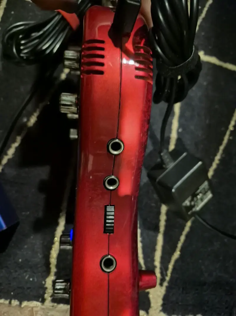 Pedalera Behringer V-Amp 3 con pedal de control - 4