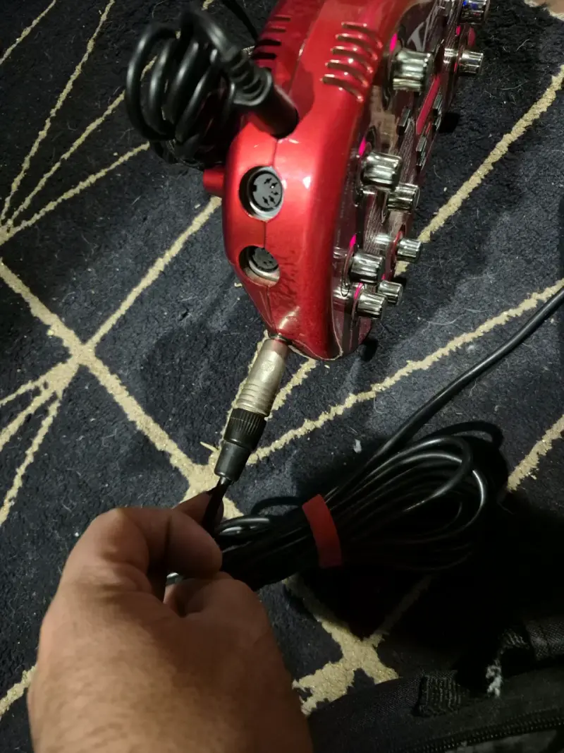 Pedalera Behringer V-Amp 3 con pedal de control - 5