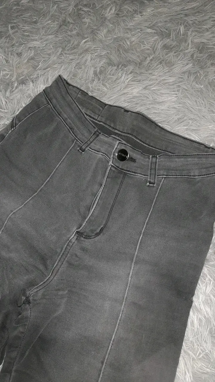 Pantalones de mezclilla negro elástico para mujer