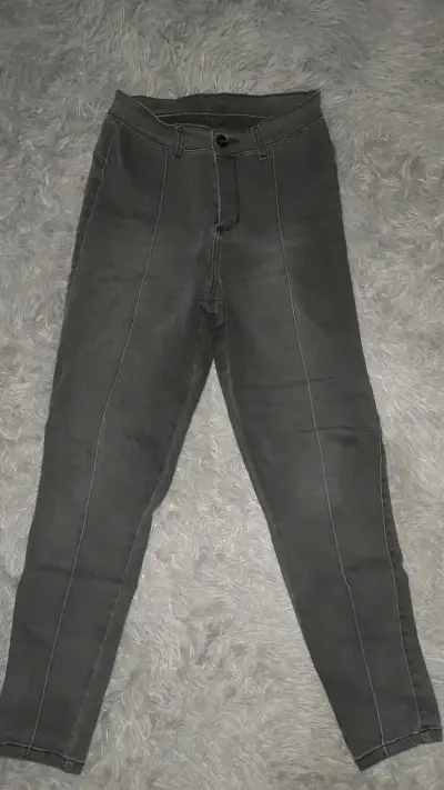 Pantalones de mezclilla negro elástico para mujer - miniatura 3