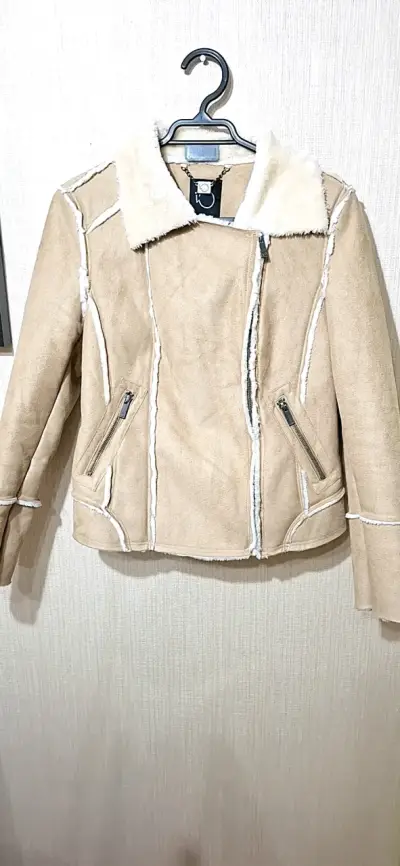Chaqueta de gamuza beige con forro - miniatura 1