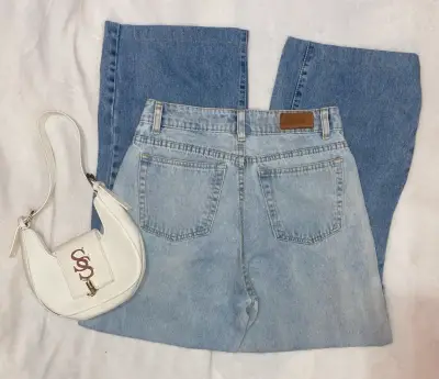Jeans bicolor de mezclilla para mujer - miniatura 2