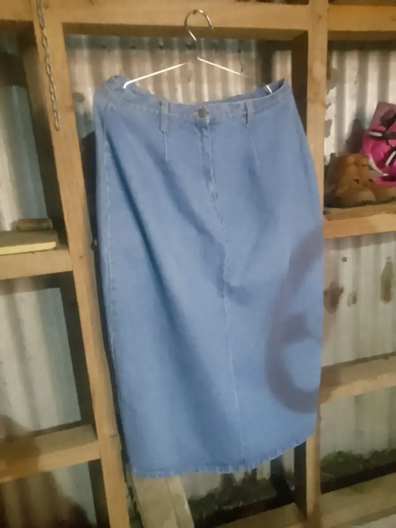 Falda de mezclilla azul clásica