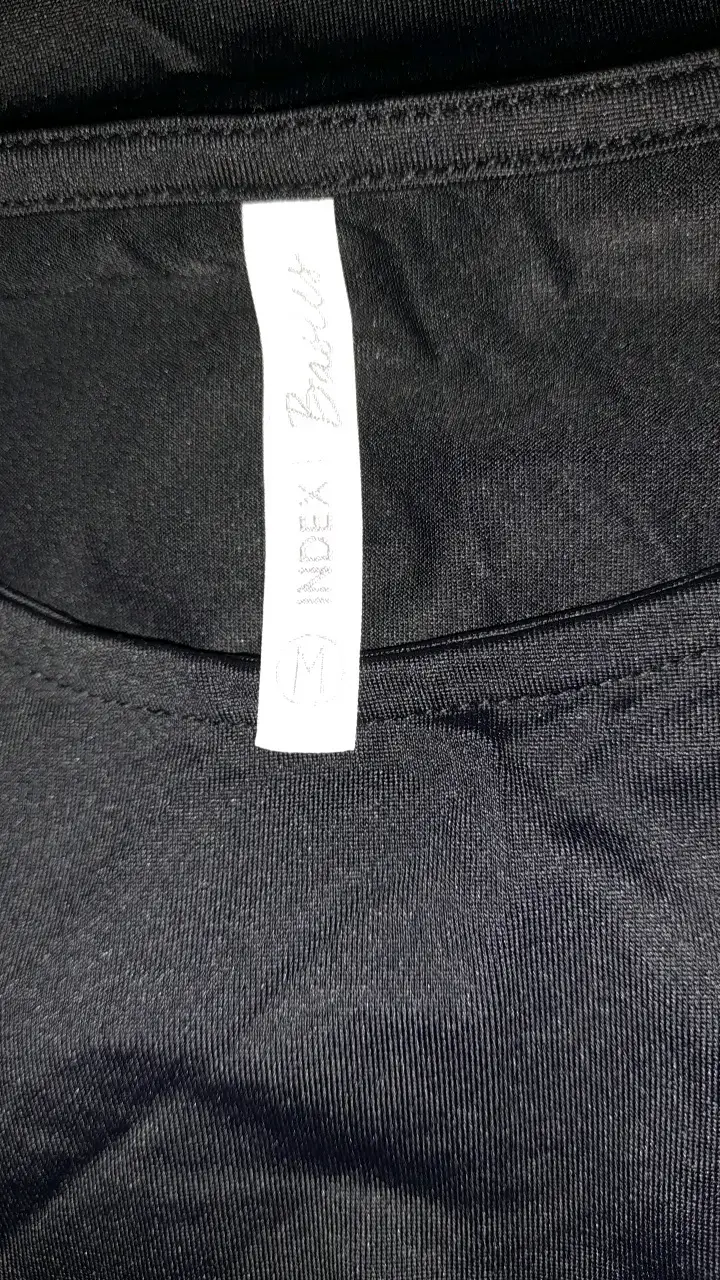 Vestido negro ajustado casual - 4