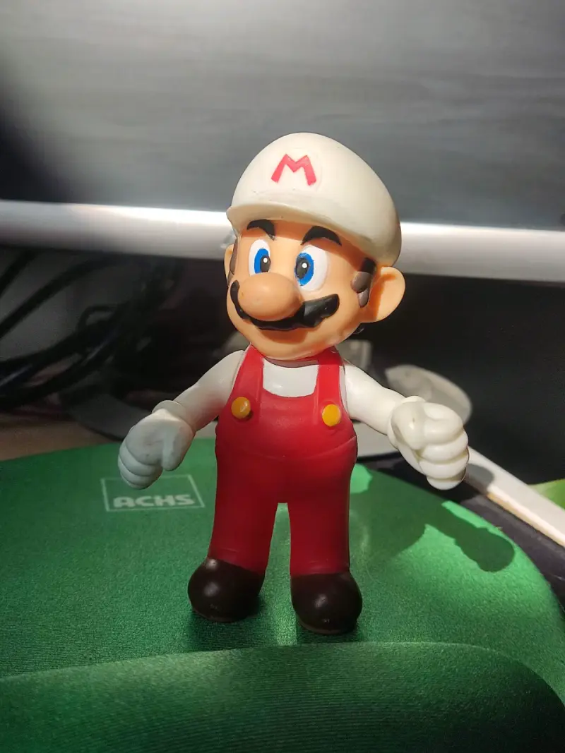 Figura de acción Mario Bros coleccionable - 1