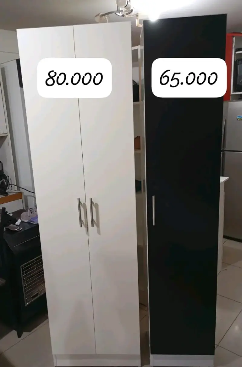 Depensa  de dos puertas blanco y  1 puerta negro