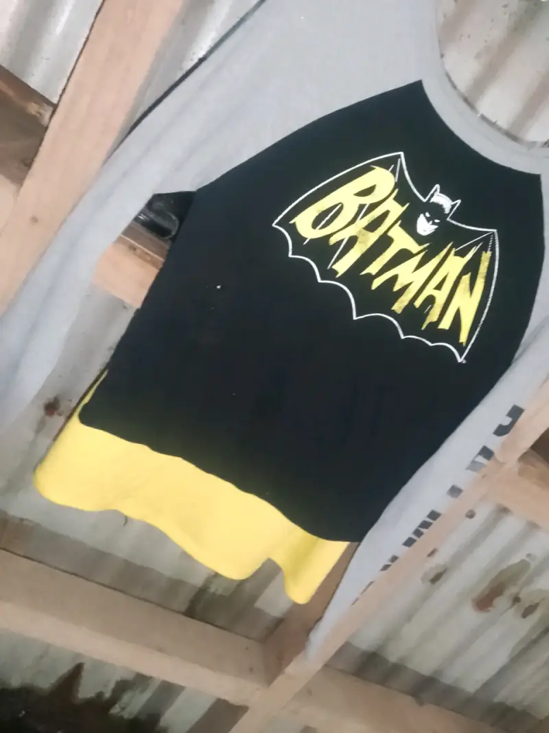Polerón Batman negro y amarillo