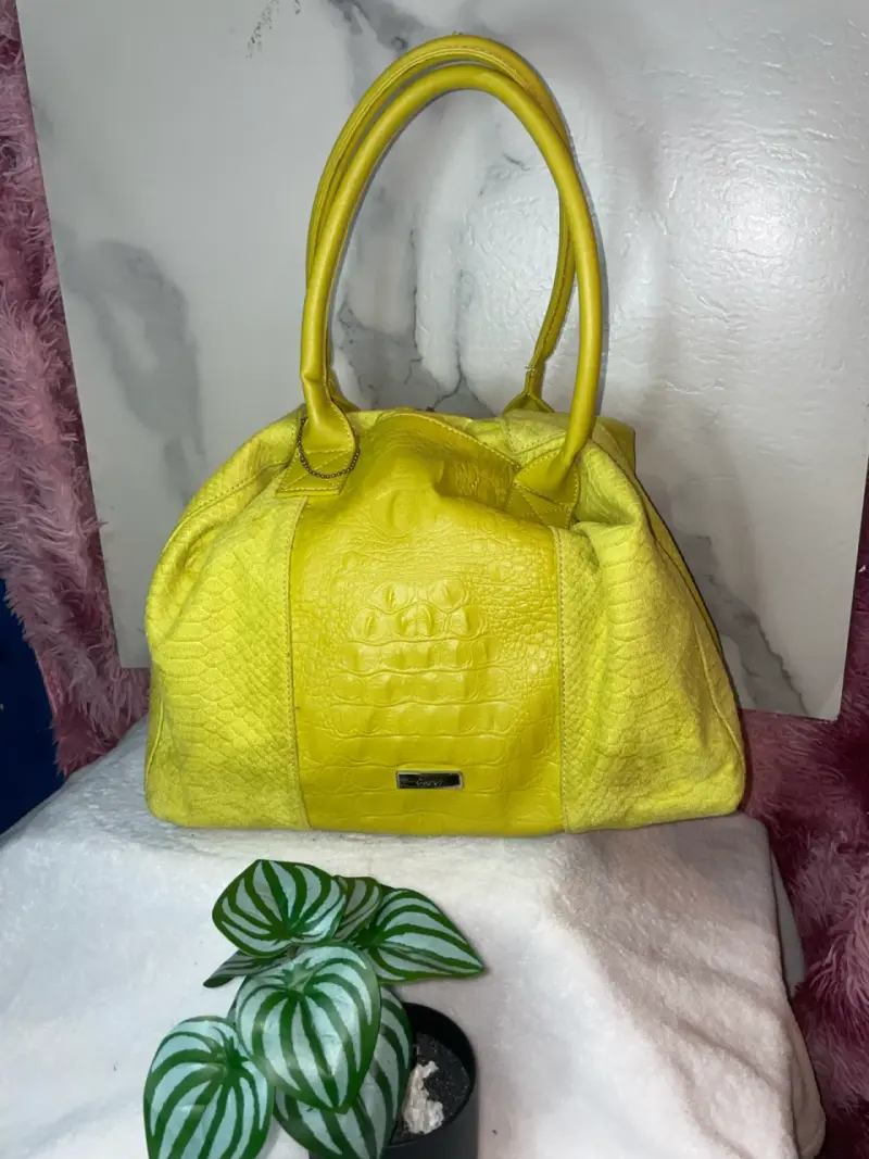 Bolso amarillo de cuero estilo cocodrilo - 2