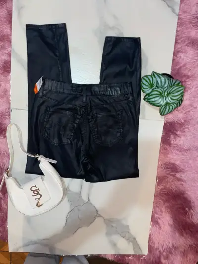Jeans celestes rasgados para mujer - miniatura 5