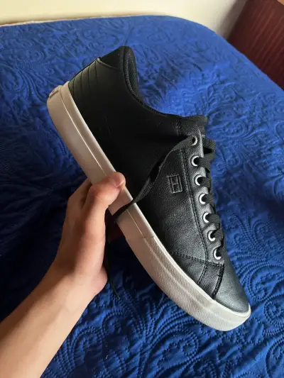 Zapatillas negras Tommy Hilfiger casuales - miniatura 5