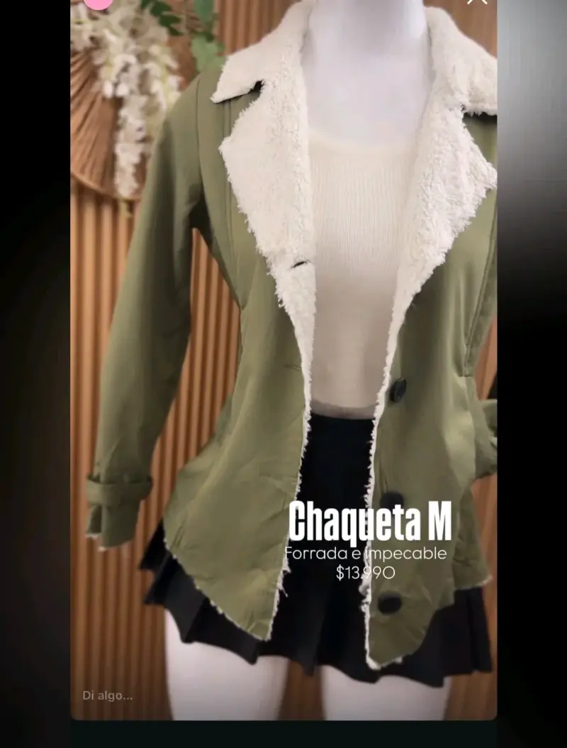 Chaqueta forrada verde oliva con cuello de borrego