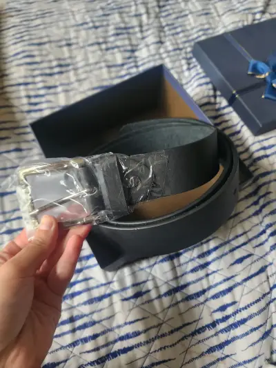 Cinturón de cuero negro nuevo en caja - miniatura 1