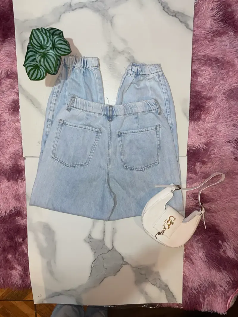 Jeans cargo celestes para mujer - 2