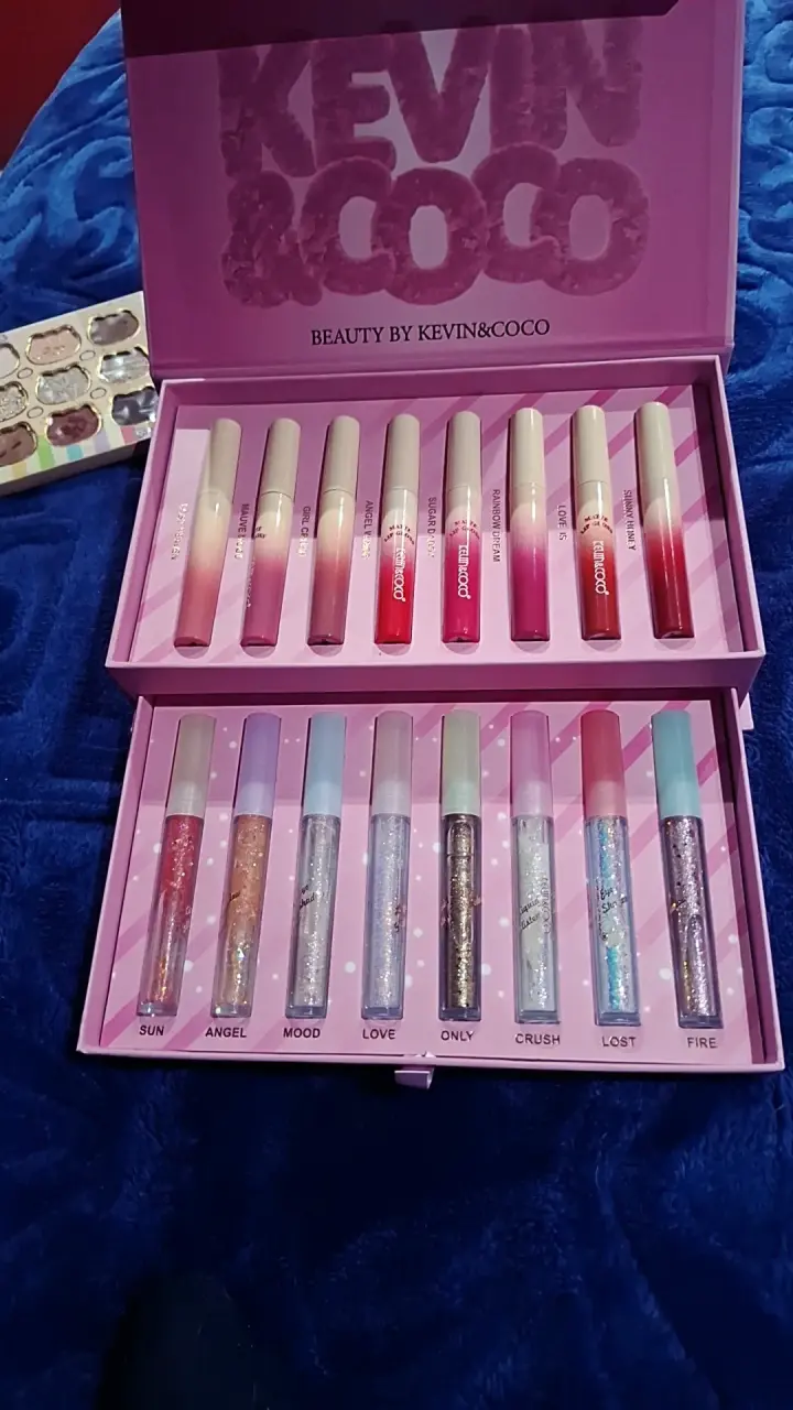 Set de labiales y brillos Kevin & Coco
