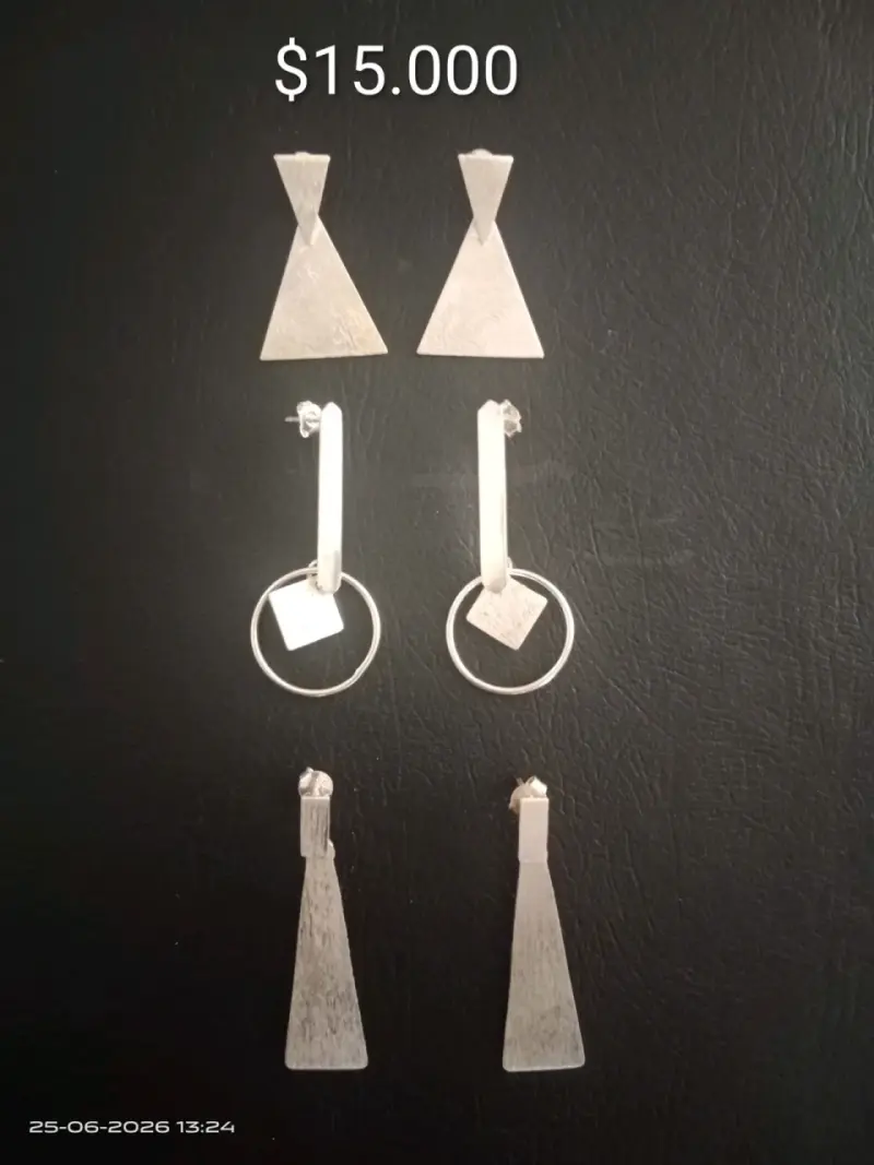 Aros de plata geométricos