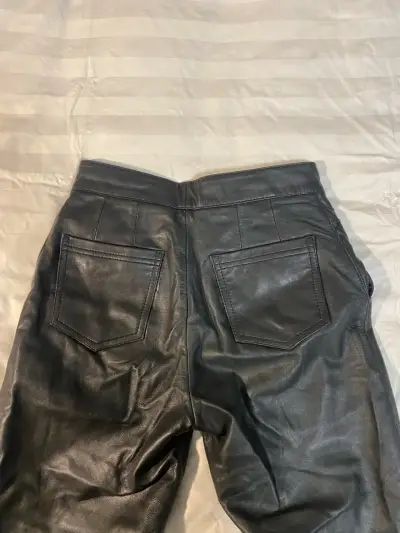 Pantalones de cuero negro Stradivarius - miniatura 3