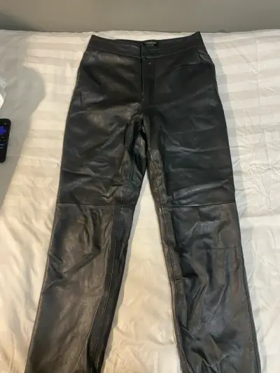 Pantalones de cuero negro Stradivarius - miniatura 4