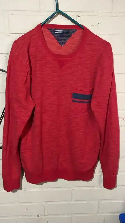 Suéter rojo Tommy Hilfiger para hombre - miniatura 2