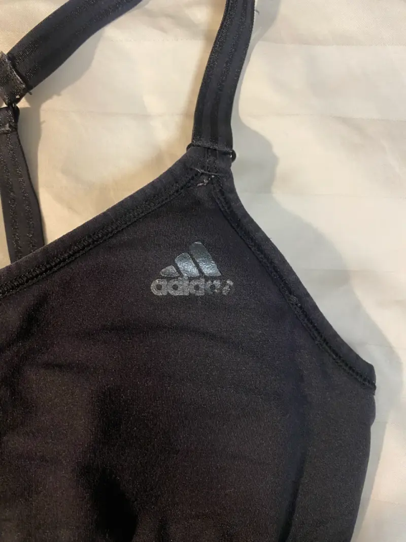 Top deportivo negro Adidas para mujer - 2