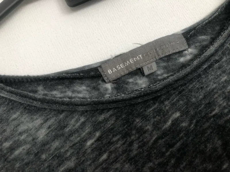 Polera gris Basement con mensaje motivacional - 3