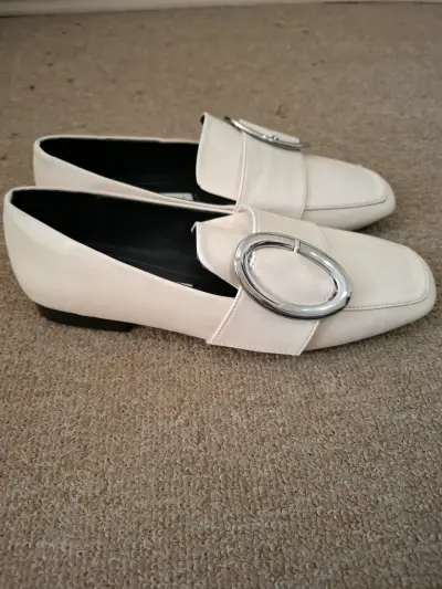 Zapatos planos con hebilla metálica - miniatura 1
