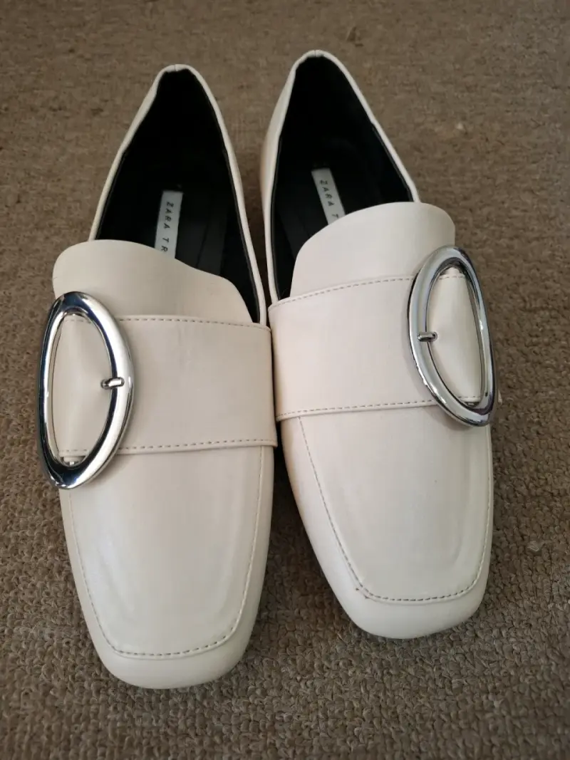 Zapatos planos con hebilla metálica - 2