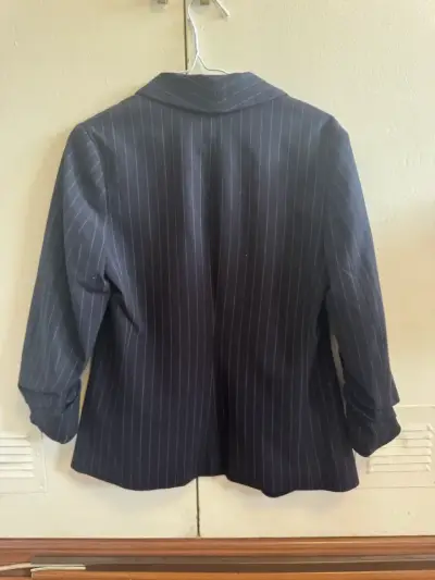 Blazer de rayas azul marino para mujer - miniatura 2