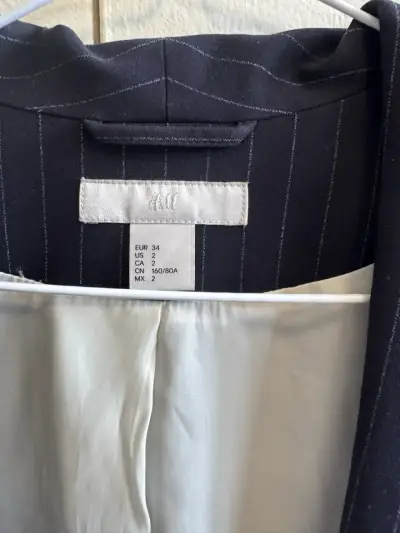 Blazer de rayas azul marino para mujer - miniatura 3