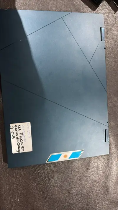 Laptop Asus ZenBook no enciende - miniatura 1