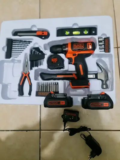 Kit de herramientas Black+Decker 12V con taladro - miniatura 1