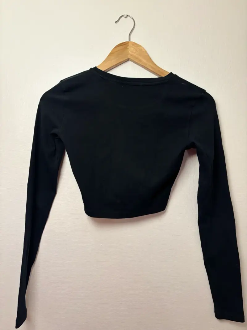 Top crop Zara negro Talla M - 2
