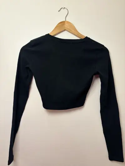 Top crop Zara negro Talla M - miniatura 2