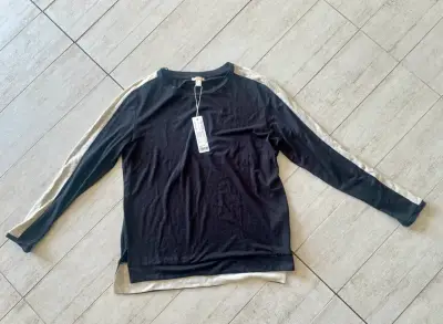 Polera ESPRIT xs negra con rayas laterales - miniatura 1