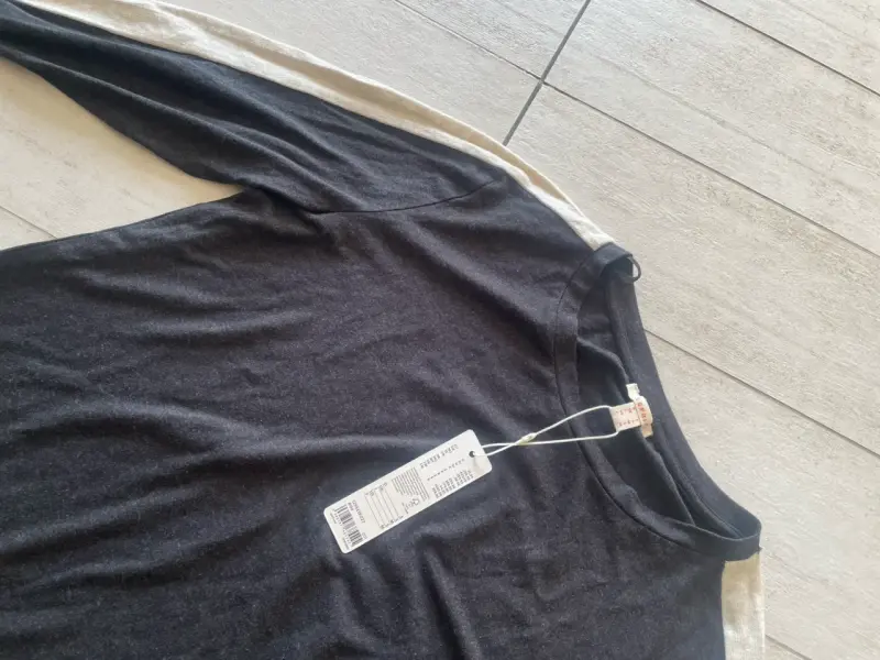 Polera ESPRIT xs negra con rayas laterales - 2
