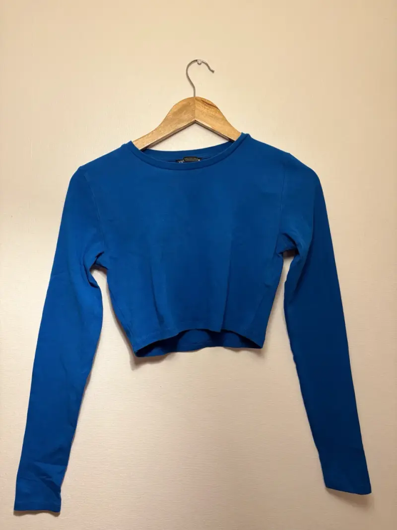 Top crop Zara azul Talla L