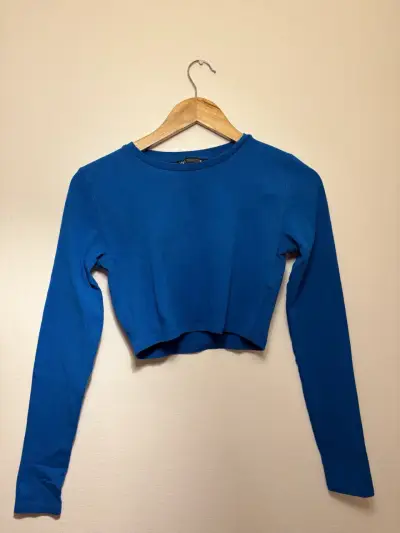 Top crop Zara azul Talla L - miniatura 1