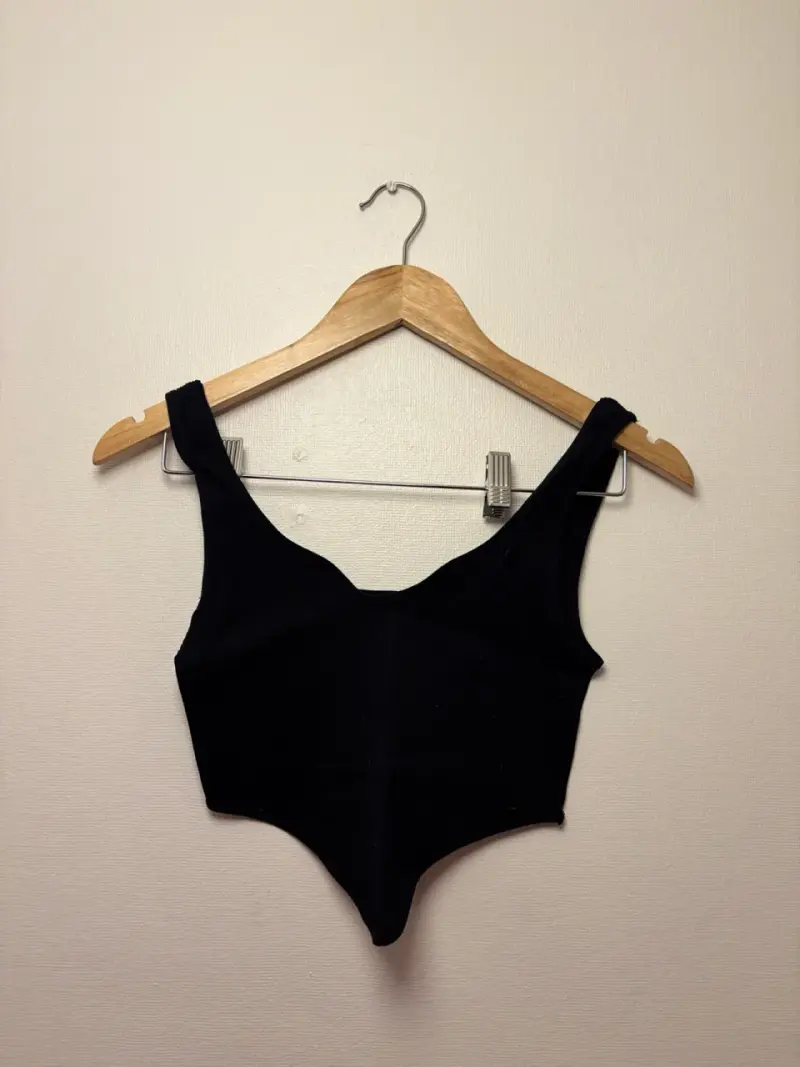 Top negro tipo corset