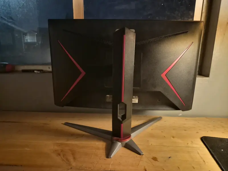 Monitor gaming AOC con diseño moderno - 1