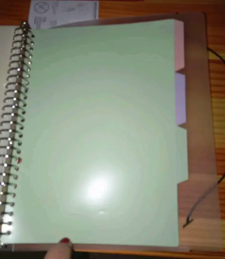 Cuaderno anillado con separadores - 1