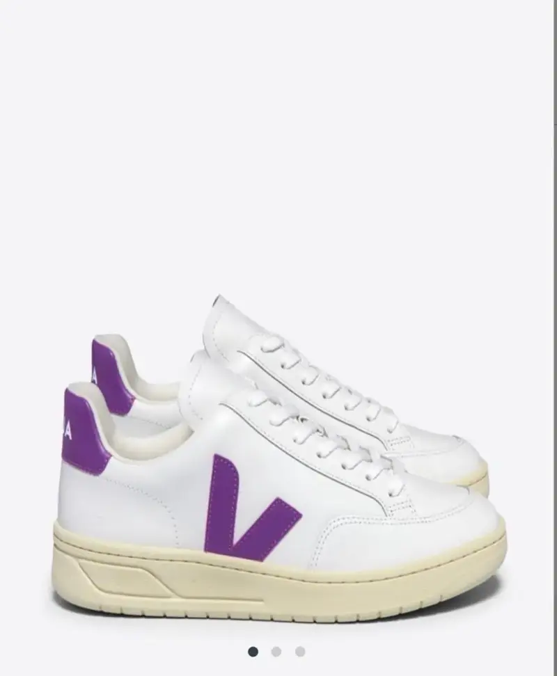 Zapatillas blancas con detalles morados Marca Veja - 3