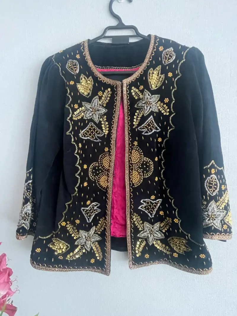 Chaqueta Rapsodia S bordada vintage negra y dorada - 1